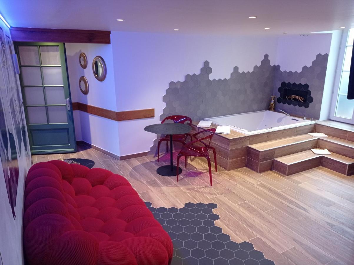 Hotel Et Spa Le Lion D'Or Pont-Évêque Екстериор снимка