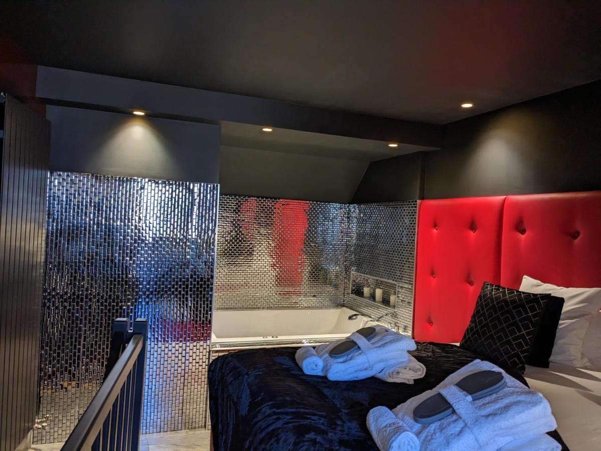 Hotel Et Spa Le Lion D'Or Pont-Évêque Екстериор снимка
