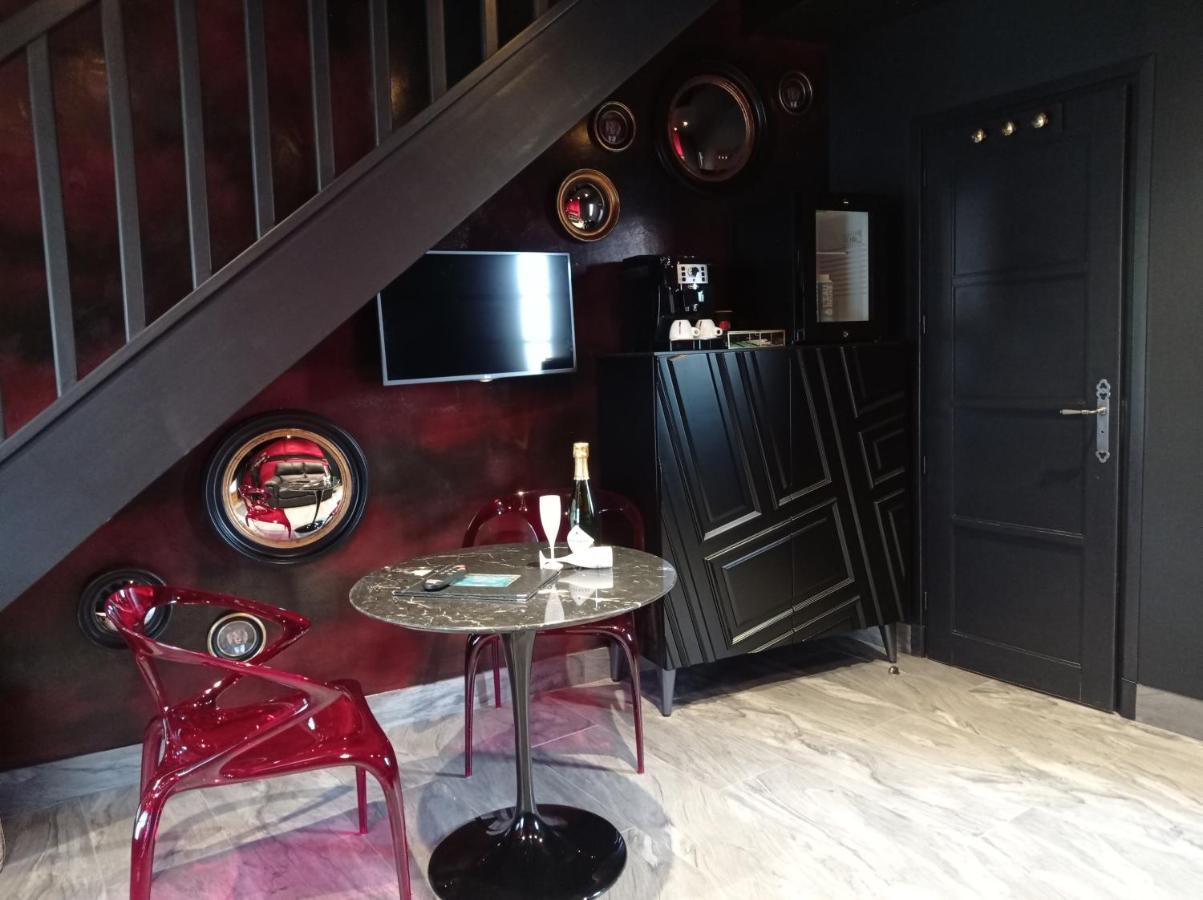 Hotel Et Spa Le Lion D'Or Pont-Évêque Екстериор снимка