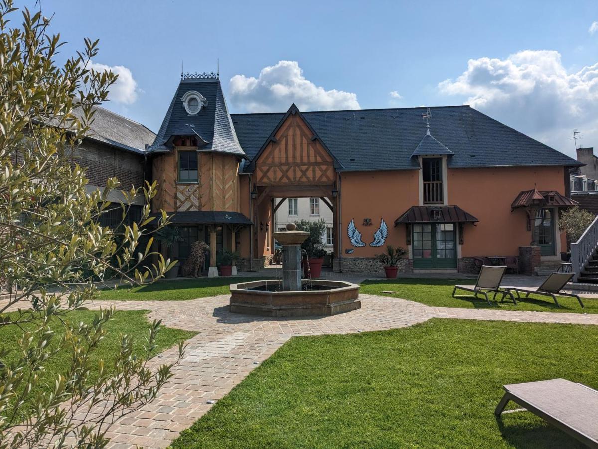 Hotel Et Spa Le Lion D'Or Pont-Évêque Екстериор снимка