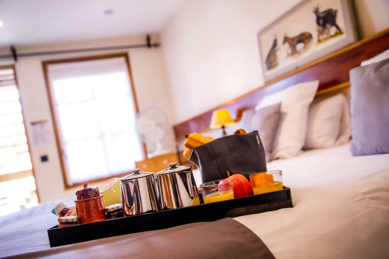 Hotel Et Spa Le Lion D'Or Pont-Évêque Екстериор снимка