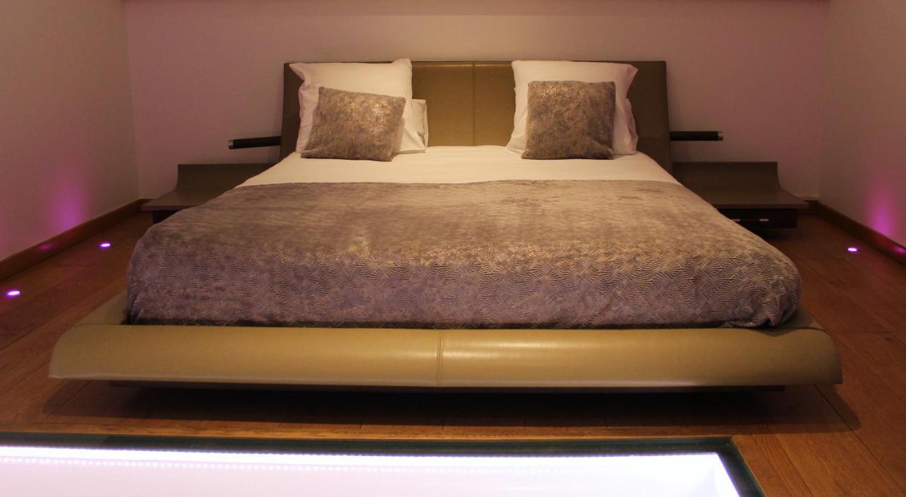 Hotel Et Spa Le Lion D'Or Pont-Évêque Екстериор снимка
